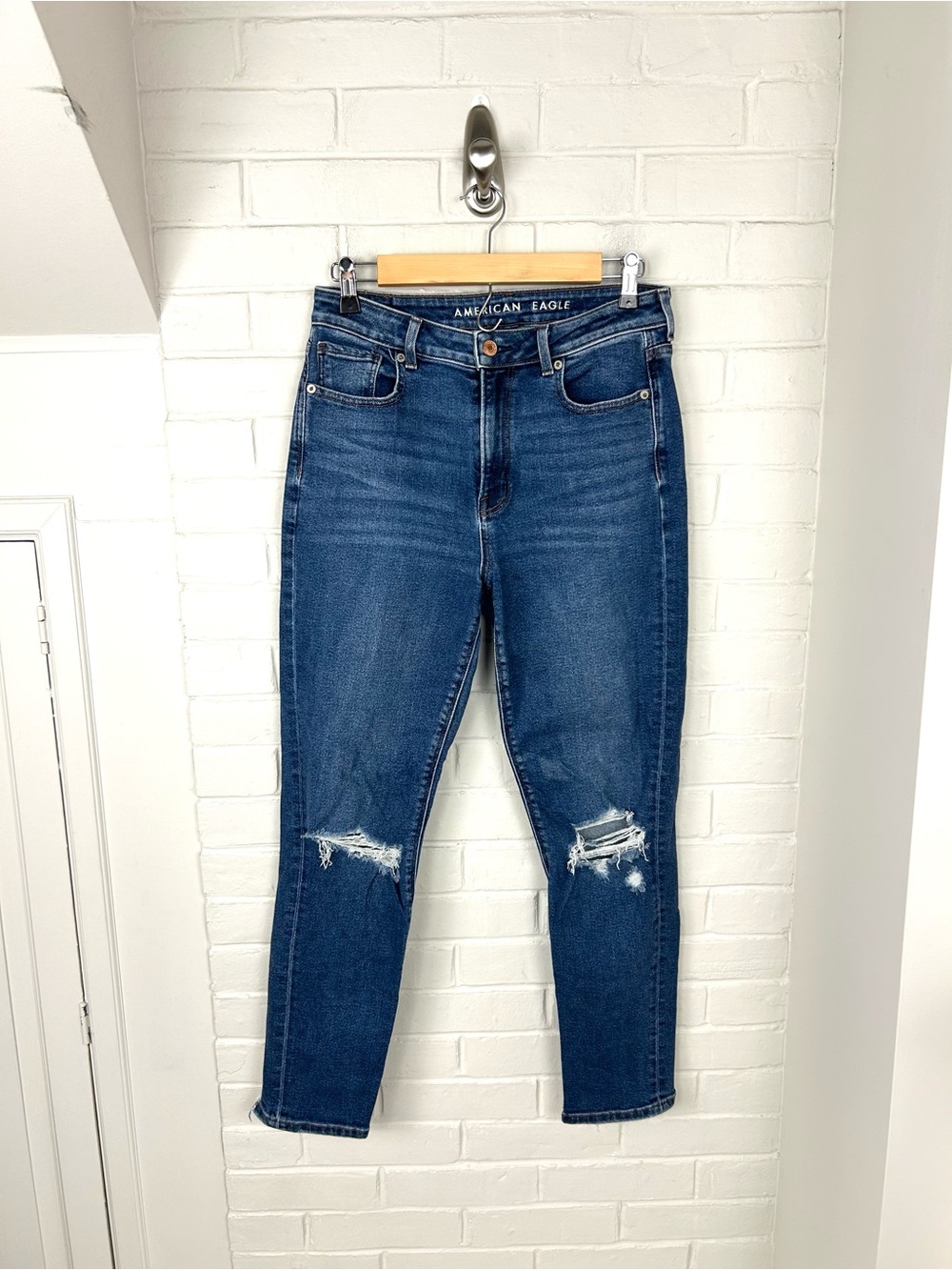 American Eagle Distressed Mom Jeans Size 4